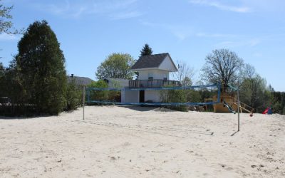 Large Cottage and Resort near Cornwall, Ottawa and Montreal